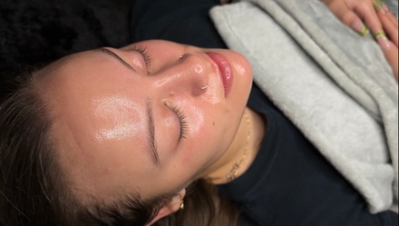 One 60 - Minutes Deluxe Facial - DBlinks Eyelash Extensions