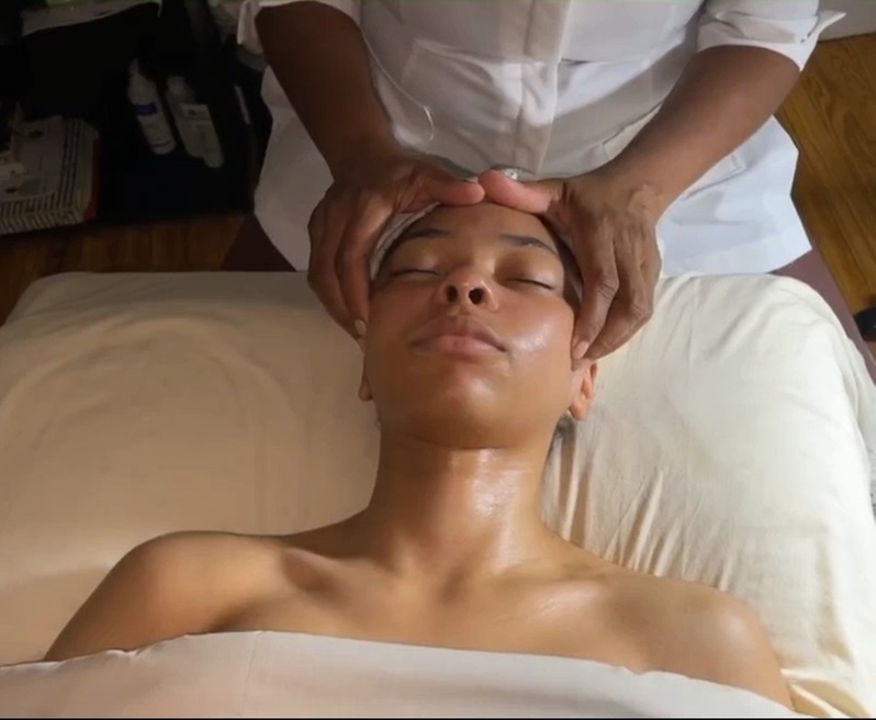 Relieve Aches and Pain: One 60 or 90 Minute Swedish Massage with Optional Add On Treatment at Moovement Bodywork and Spa - Primary Image