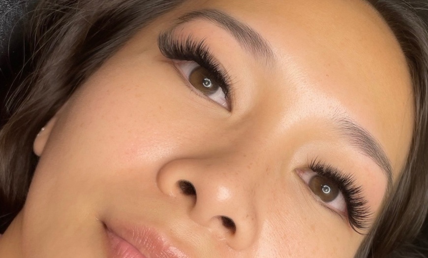 Image 3: Get Personalized LED Eyelash Extensions for a Custom Look