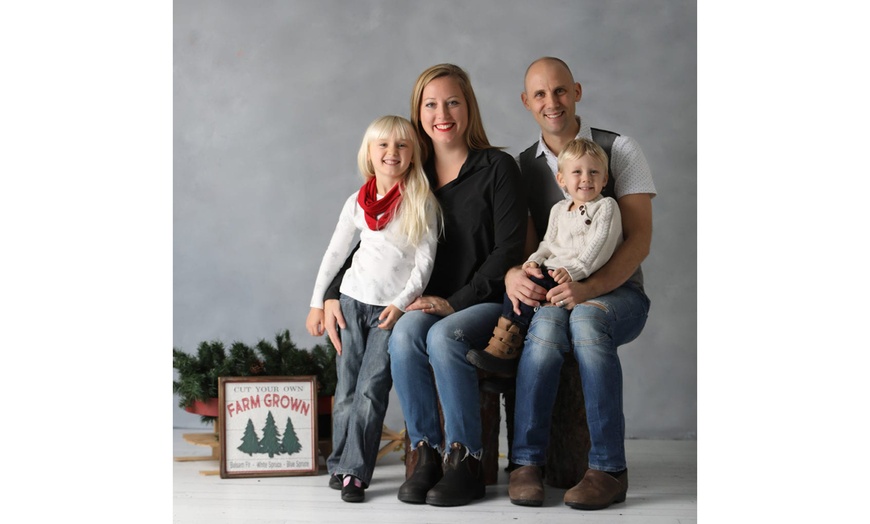 Image 1: Create Lasting Memories with Christmas Family Photo Sessions