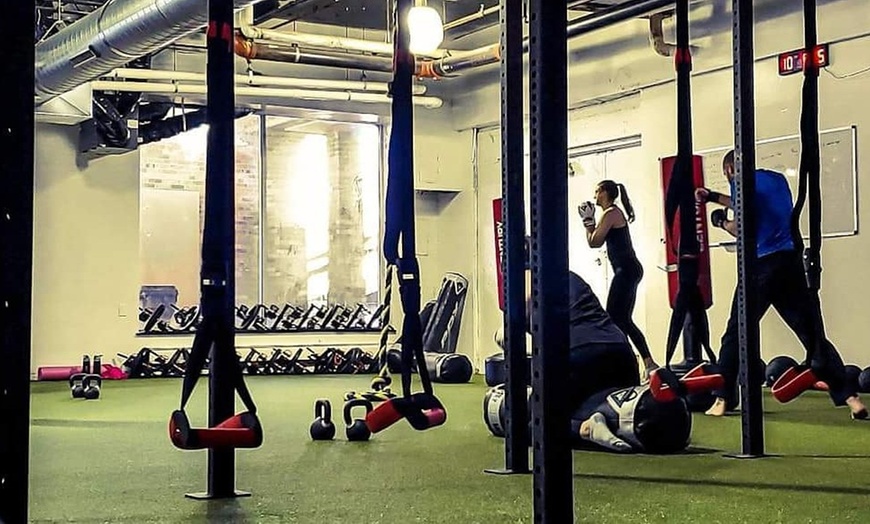 Image 5: Get Your Best Version w/ 1 or 3 Month Gym Membership in Milwaukee, WI