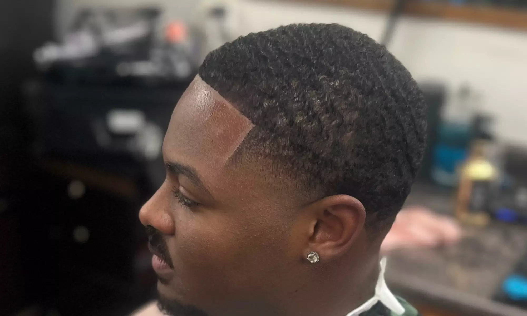 Upgrade Your Style with a Men's Haircut and Style