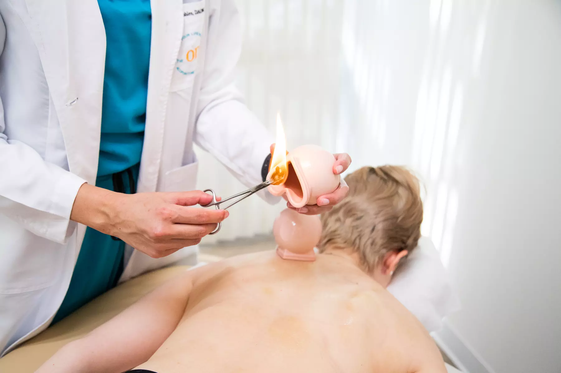 Experience Tranquil Acupuncture and Aromatherapy Options