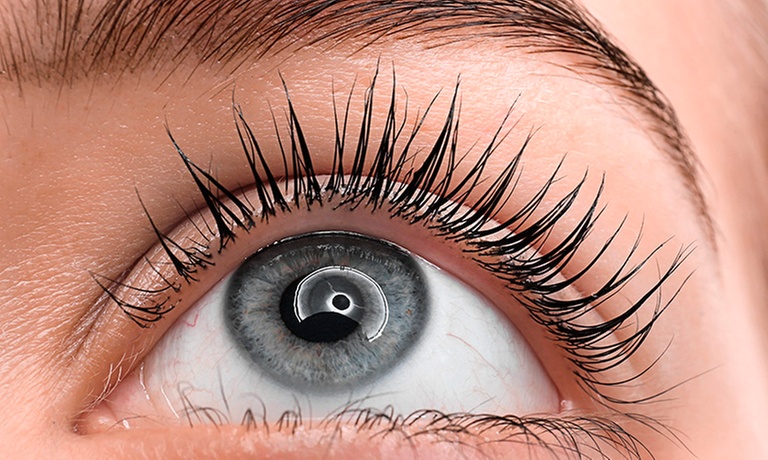 Enhance Your Eyes with Lash Lifts and Tinting Options