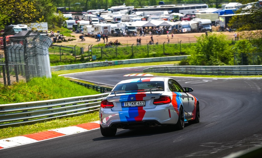 Image 3: 3–5 Runden im BMW oder Porsche zum Selber fahren