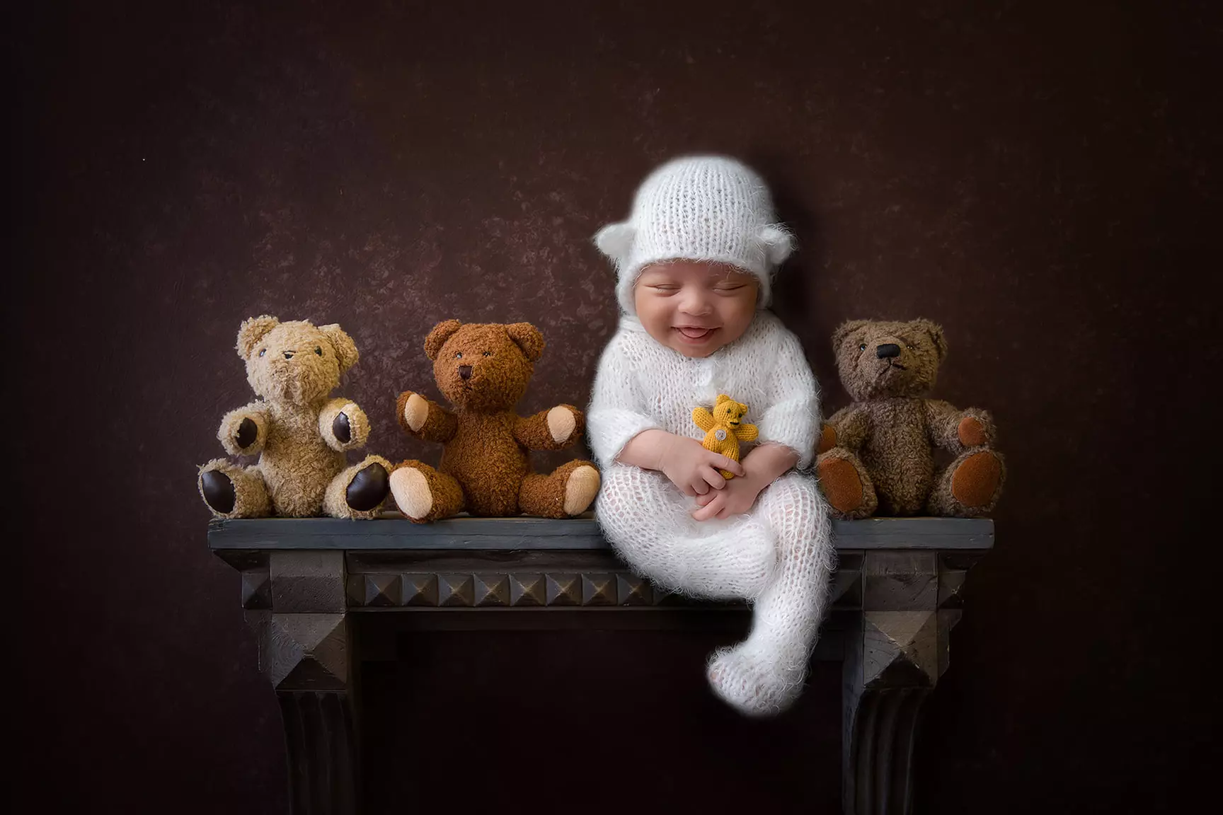 Newborn Photoshoot with Print