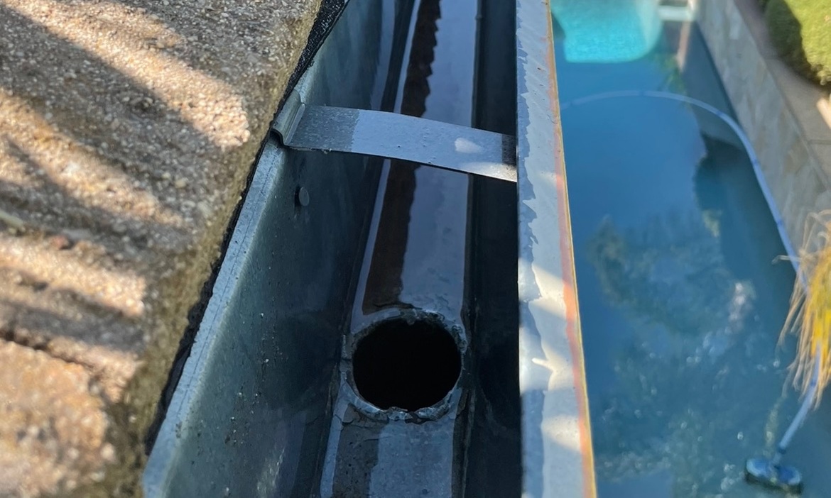 Up to 55% Off on Gutter Cleaning at Arvo Residential