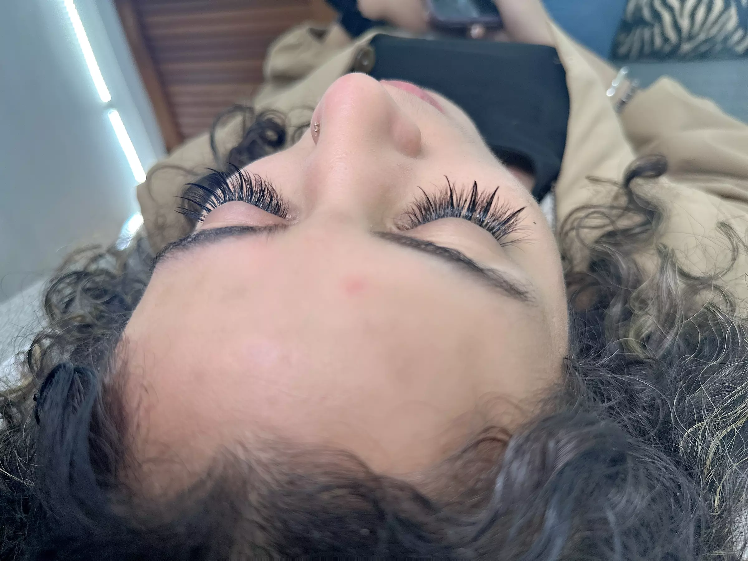 Classic and Volume Mink Eyelash Extensions for a Stunning Look