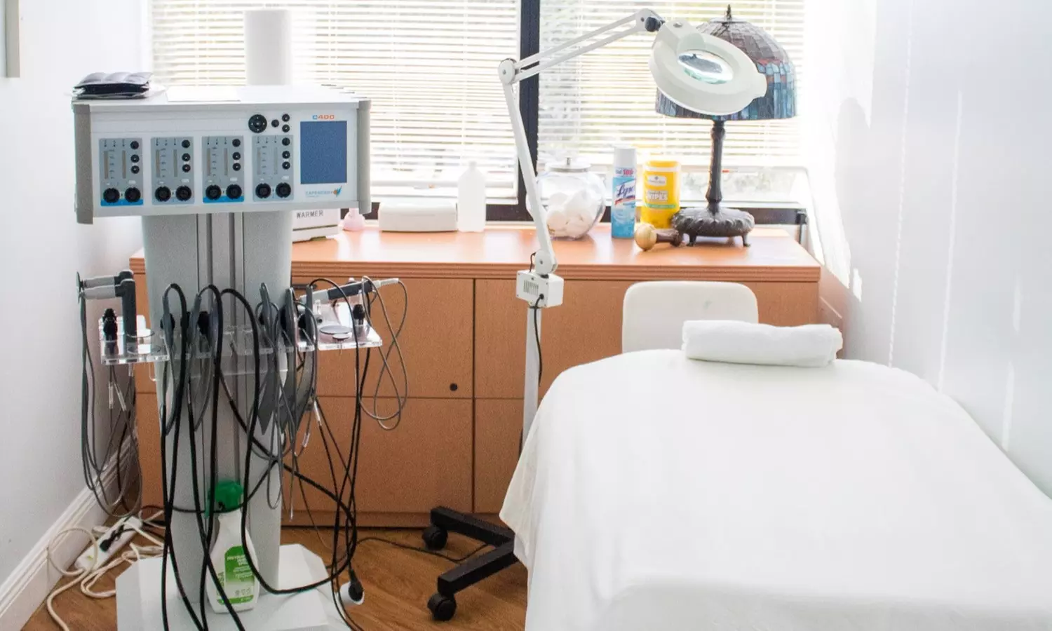 Signature, Cleansing, 8-Step, or Hydration Facial w/ Hyaluronic Acid