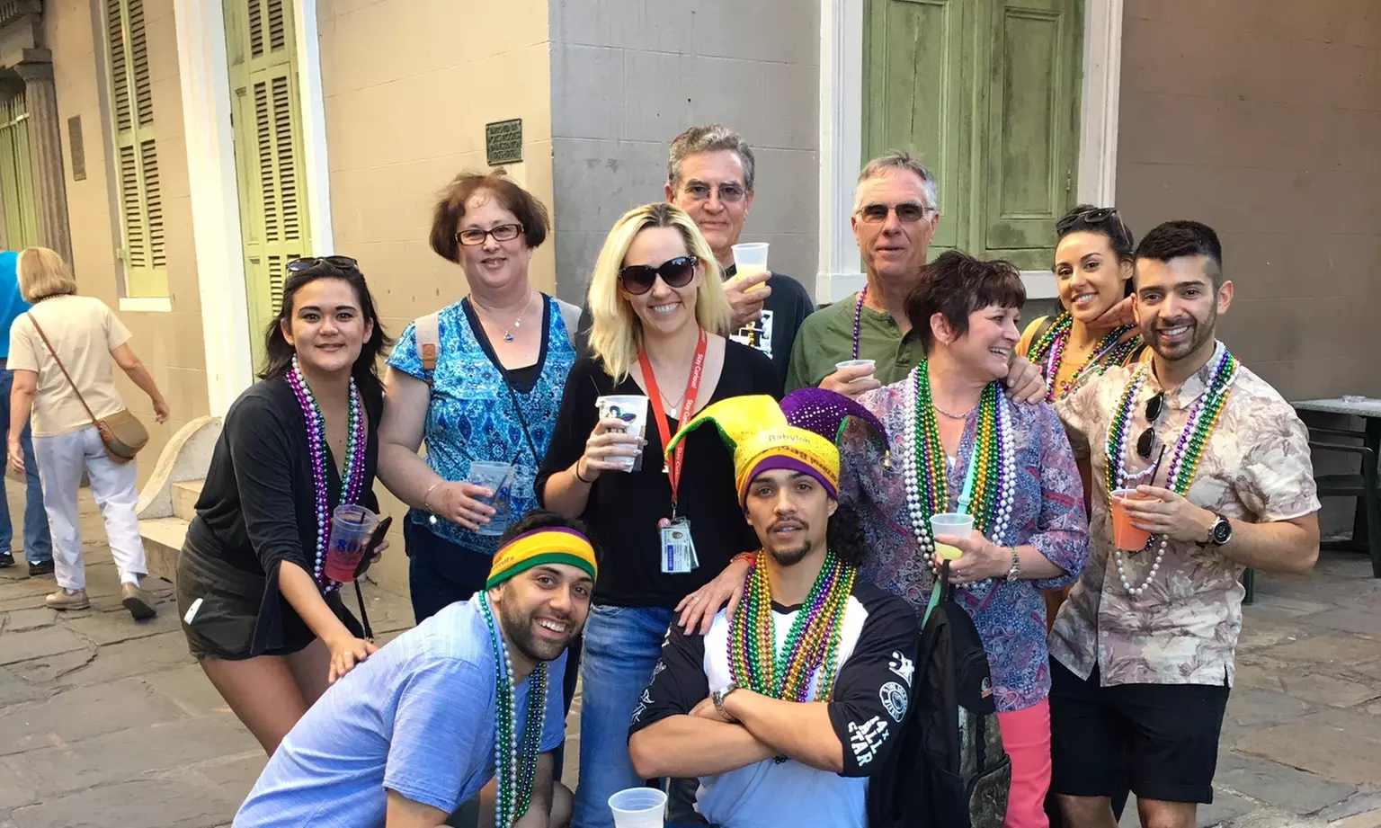 2 Hr Guided Tour with Local History and Drinks for One to Four in LA