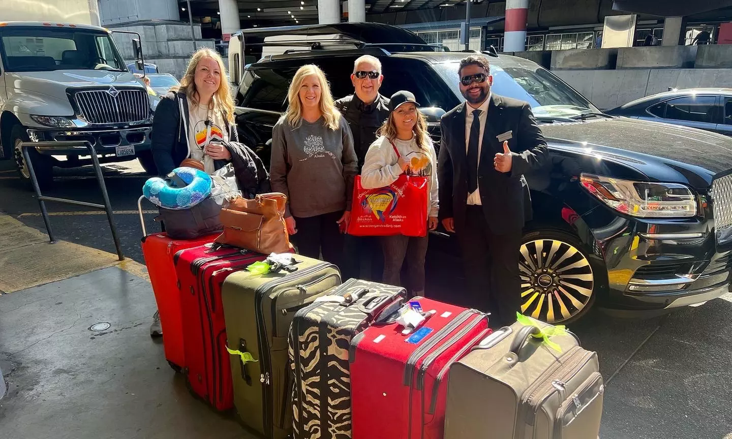 Premium Airport Transfer from SEA-TAC Airport for Up to 14 Passengers with SUV Seattle Services - Second Medium