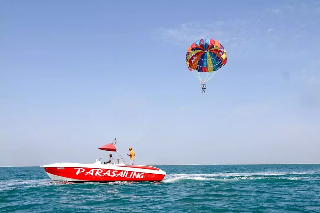 One 30-Minutes Parasailing for One or Two Pax at Luxury Yachts