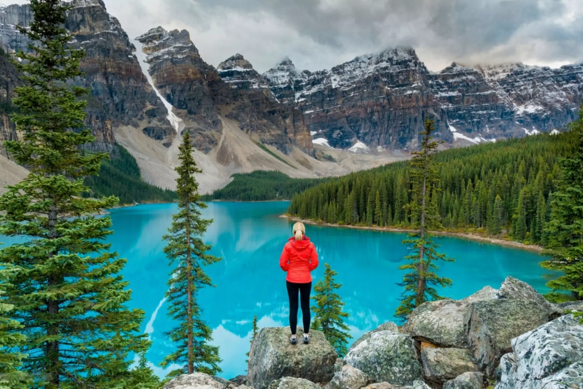 Banff & Yoho National Parks Tour – Calgary Departure