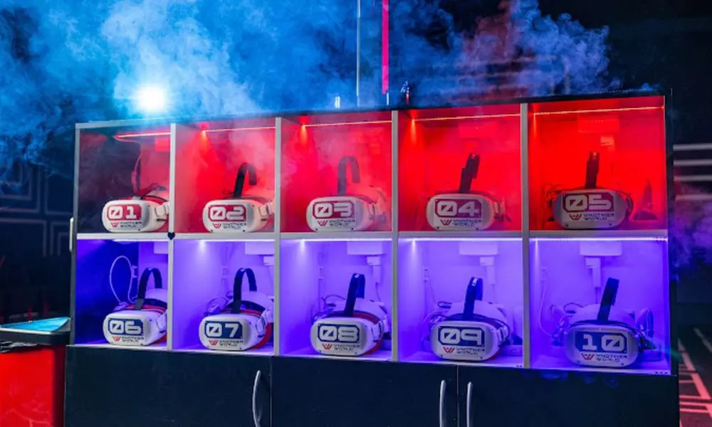 Full-Body VR Immersive Multiplayer Experience for 5-10 People