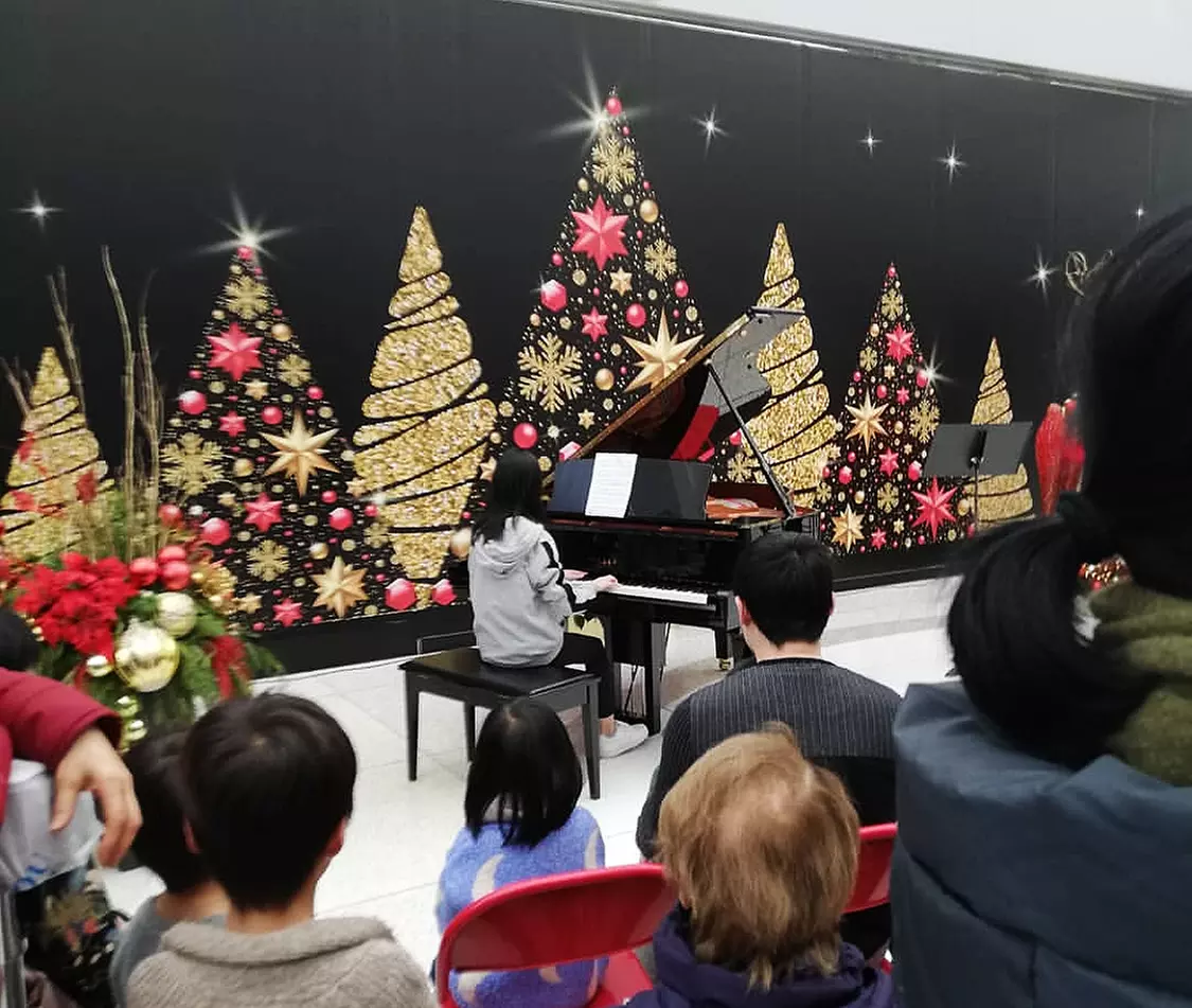 Dive into Music at Vancouver Century Music School: Introductory Piano Lessons(Up to 40% Off)