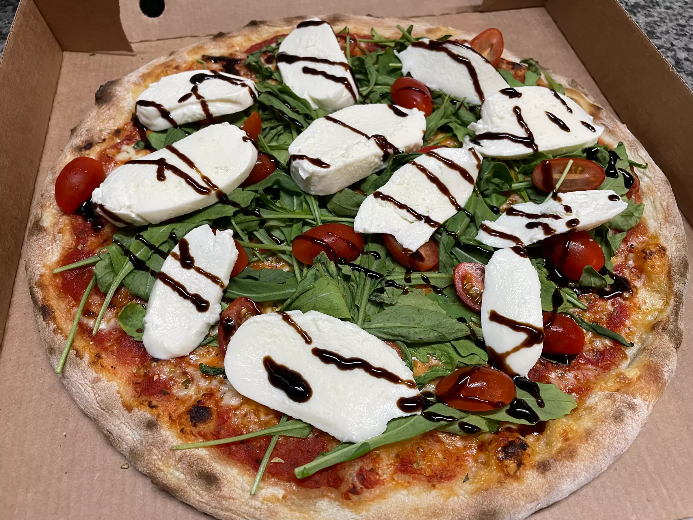 Ein Fest für den Gaumen: All-you-can-eat Steinofen Pizza