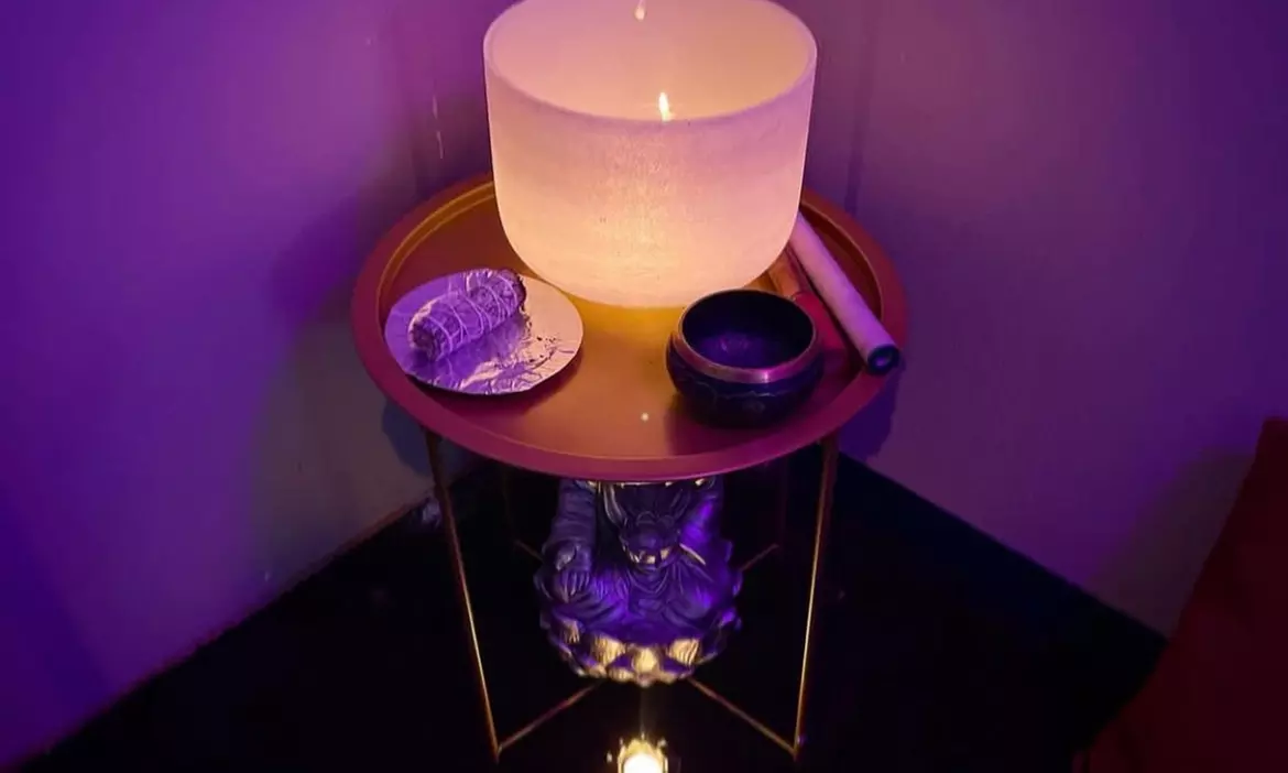 Up to 50% Off on Psychic/Astrology/Fortune Teller at Emerald Psychic center - Second Medium