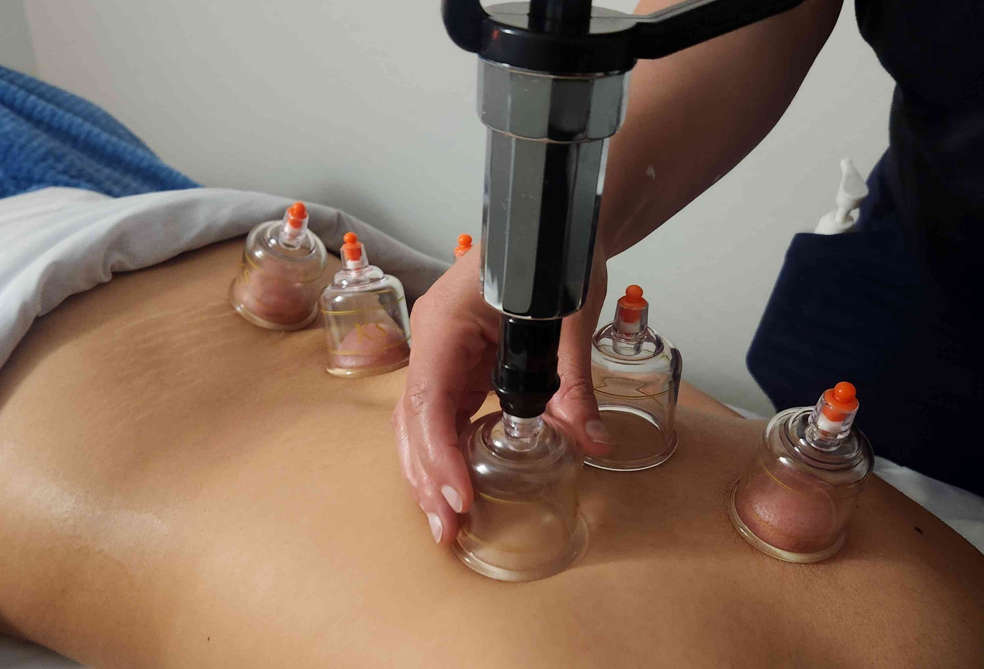 One 60-Minute Full-Body Massage with Optional Aromatherapy and Gua Sha