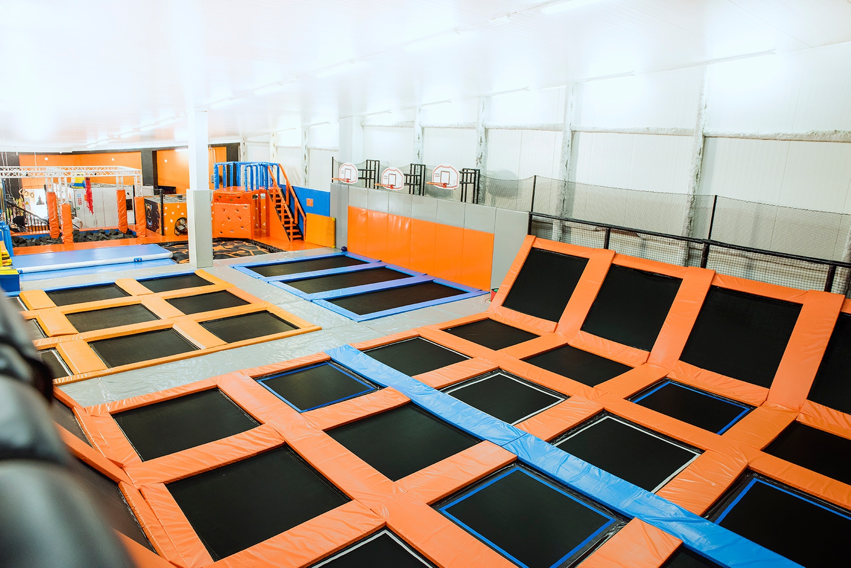 Wejście do parku trampolin