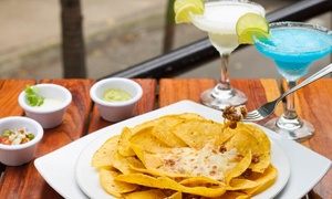 Picada o nachos + bebidas o cócteles para dos o cuatro hasta 52% off