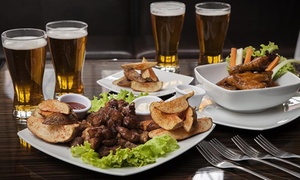 12 Chicken Wings y/o Famous Picada + 2 cervezas con 45% off