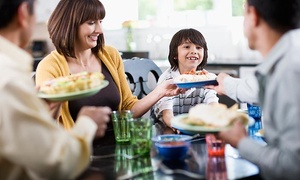 Caja sorpresa navideña de alimentos + muñeco a domicilio con 57% off