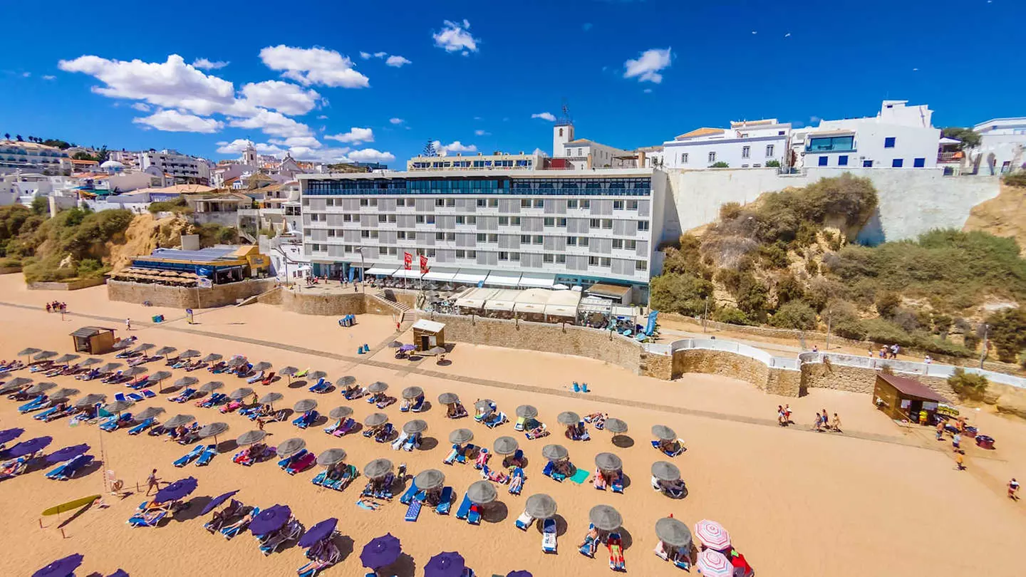 ✈ ALGARVE | Albufeira - Sol e Mar Adults Only 4*, 2 nachten - Aan zee
