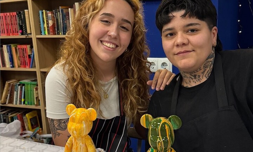 Image 2: Bear Art Studio: Pinta lo tuyo - Taller de arte fluido en Alicante