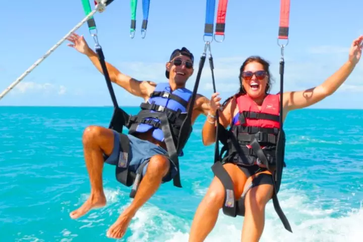 Parasailing in Key West at Smathers Beach