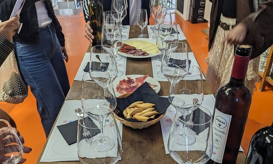 Image 15: Visita Guiada a Bodegas Rurales de Madrid con Cata de Vinos