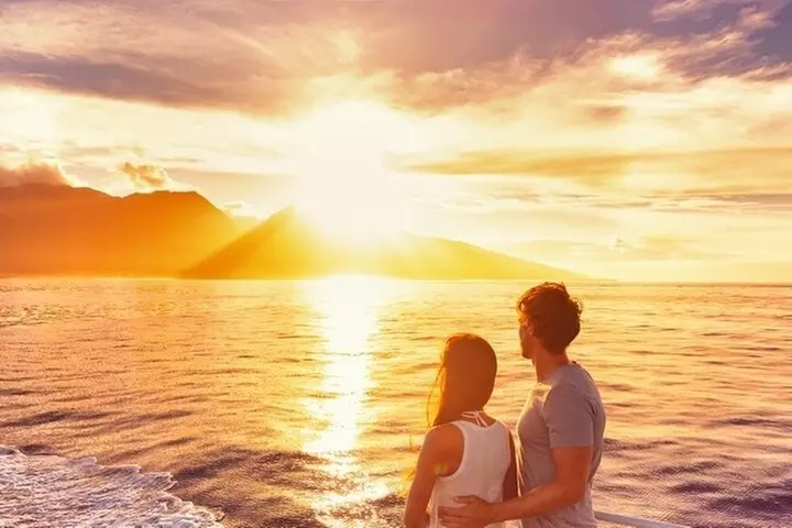 Sunset Boat Cruise: Swim and Cruise Waikiki