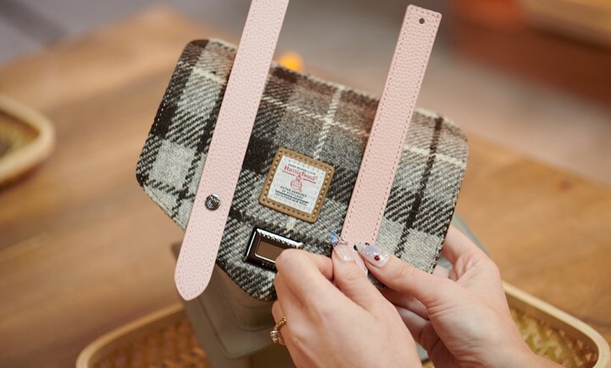 Image 7: Islander Harris Tweed Mini Satchel Workshop