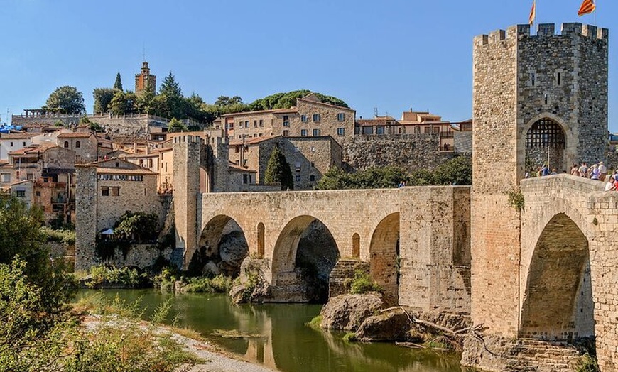 Image 3: Tour Privado a Besalú y Pueblos Medievales