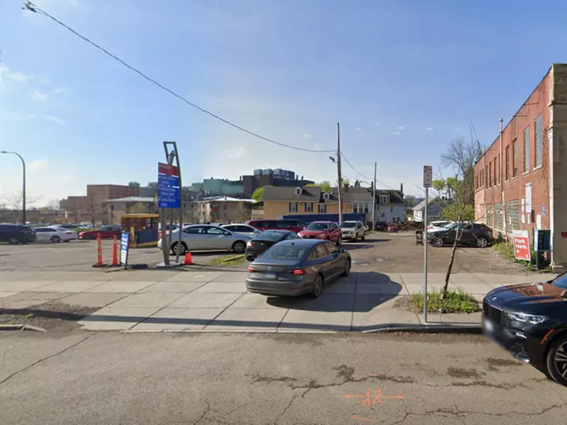 Parking at 33 High St. Lot - P8105