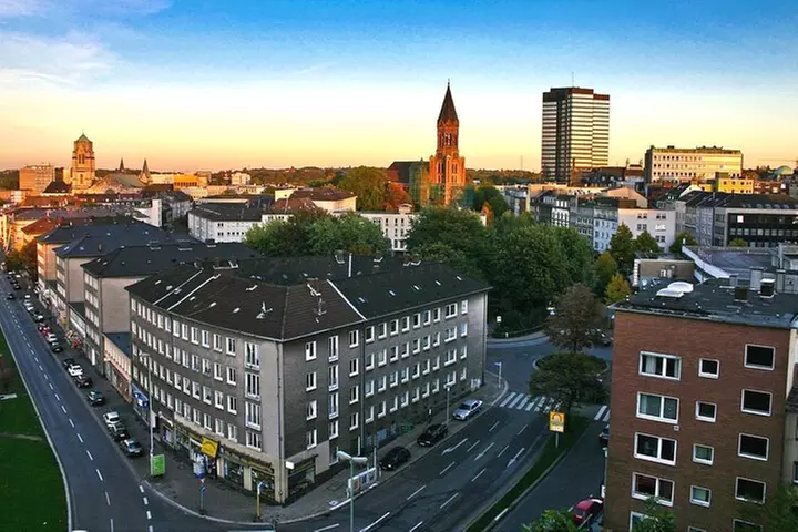 Essen in 60 Minuten mit einem Einheimischen erkunden - Image 6