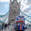 Image 10: London: Great British Afternoon Tea Bus Tour