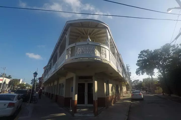 Full-Day Key West Tour and Coral Reef Snorkeling with Open Bar