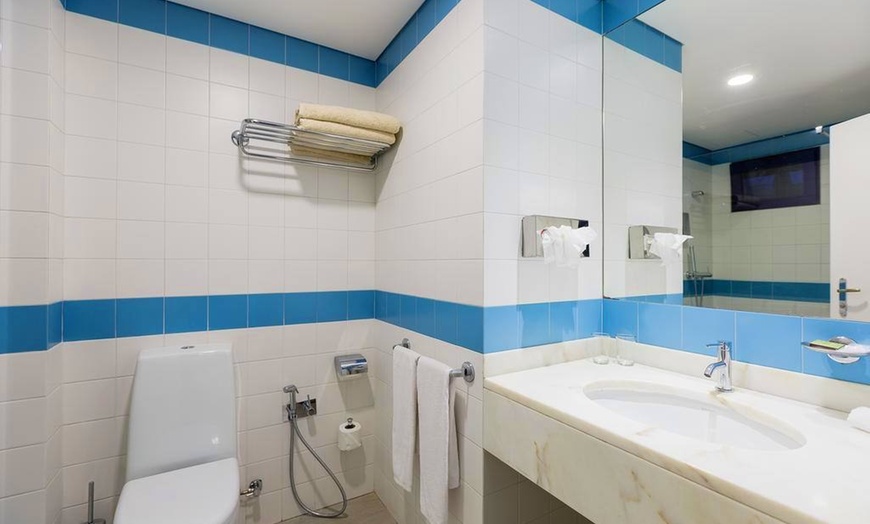 Image 8: ✈ MADÈRE | Funchal - Trek 4 randonnées & hotel Terrace Mar Suite 4*...