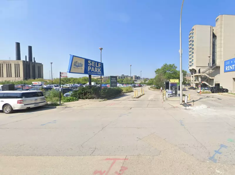 Parking at 800 S. Wells St. Lot