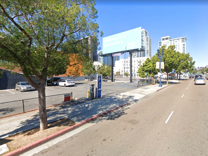 Parking at 1028 Broadway Lot