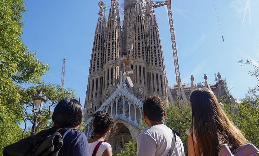 Image 1: Recorrido guiado rápido por la Sagrada Familia