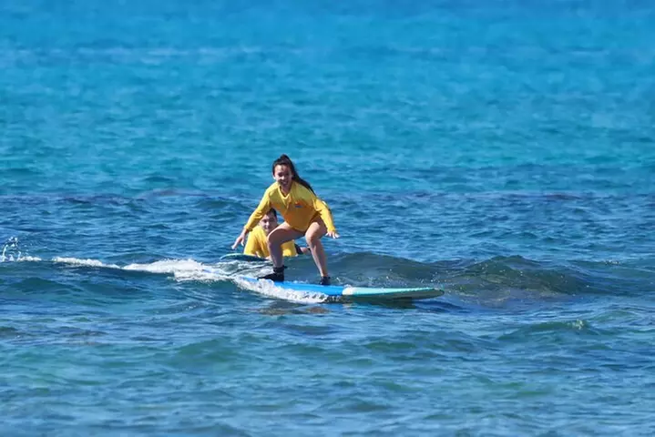 Semi-Private Surfing Lesson in Waikiki, Oahu