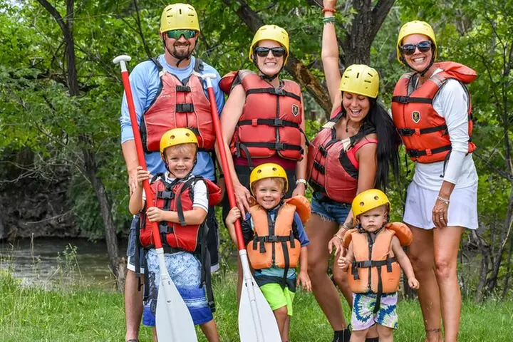 Family Float (FREE Lunch, Digital Photo, and Wetsuit Use) - Primary Image