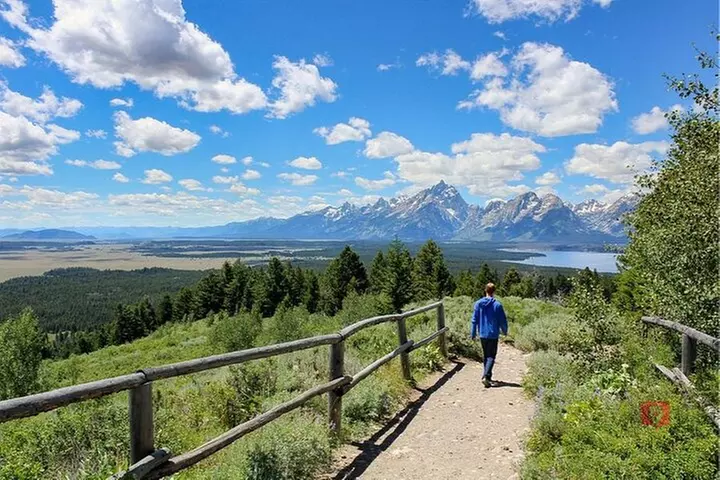 Self-Guided Audio Driving Tour in Yellowstone and Grand Teton