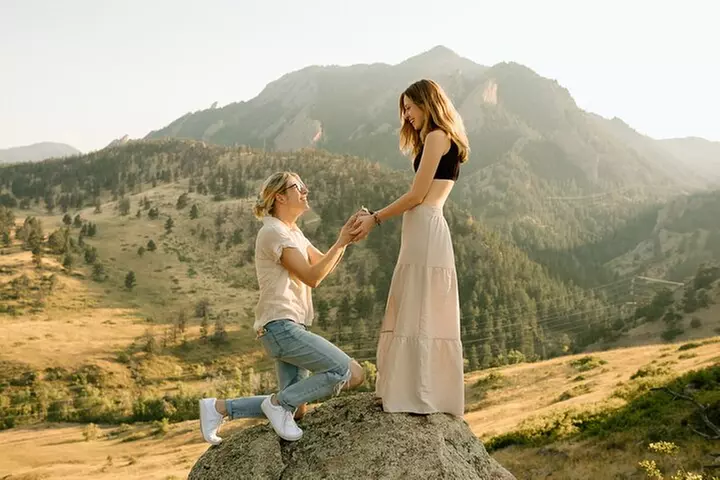 Scenic Mountain Photoshoot in Boulder, Colorado