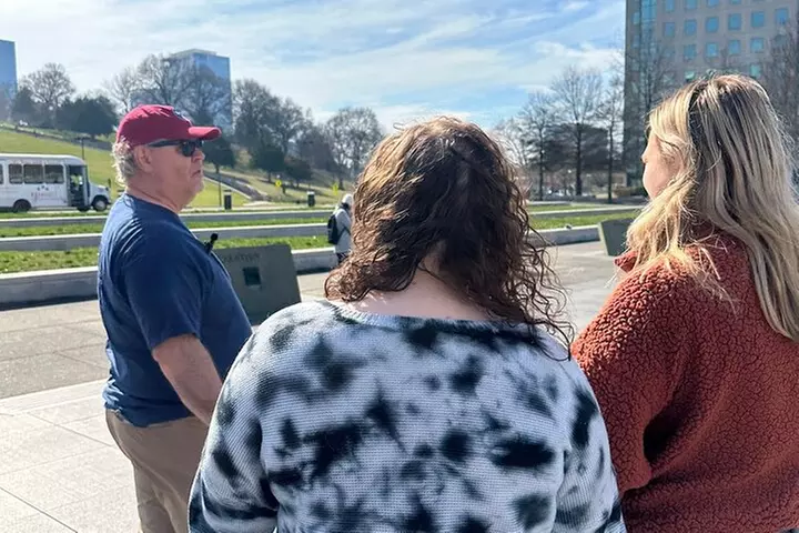 Small-Group Sightseeing Driving Tour of Nashville