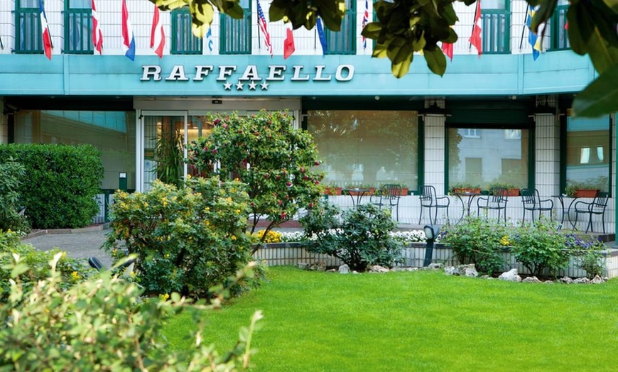 Image 2: ✈ ITALIE | Milan - Raffaello Hotel 4* - City break