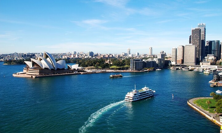 Image 2: Sydney Harbour Sightseeing Cruise Experience
