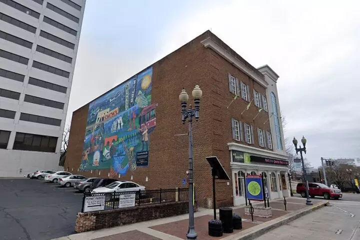 Self-Guided Scavenger Hunt: Knoxville's Perfect Blend