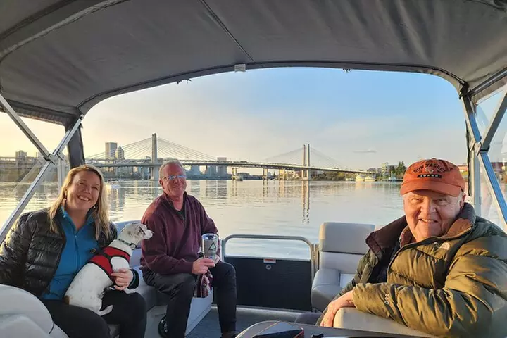 Scenic 2-Hour River Cruise to the Majestic Willamette Falls!